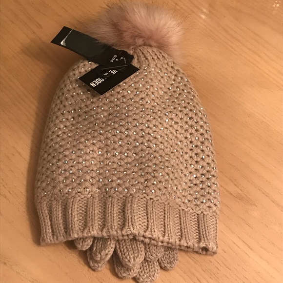 ladies hat and gloves set